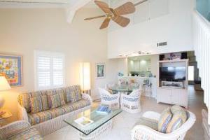 Villas Of The Galleon Seven Mile Beach Екстер'єр фото